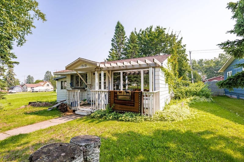 1910 9th Ave, Two Harbors, MN 55616