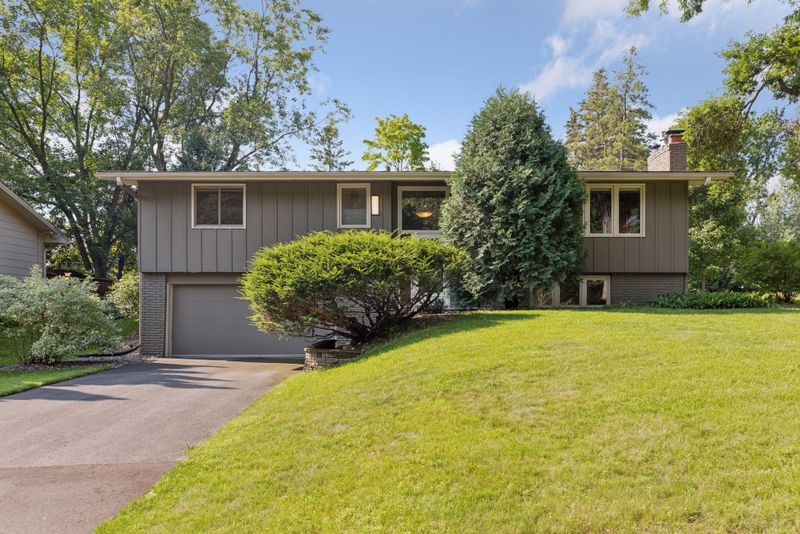 6829 Brook Dr, Edina, MN 55439