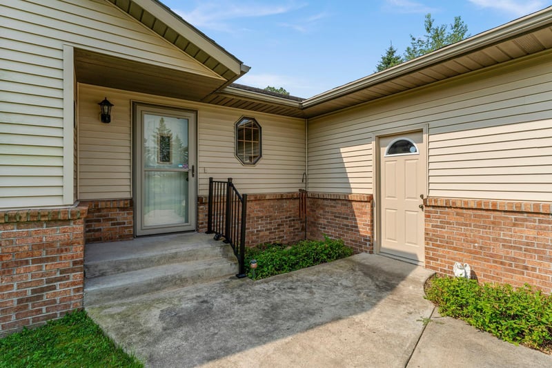 4413 Bridgewater Rd, South Haven, MN 55382