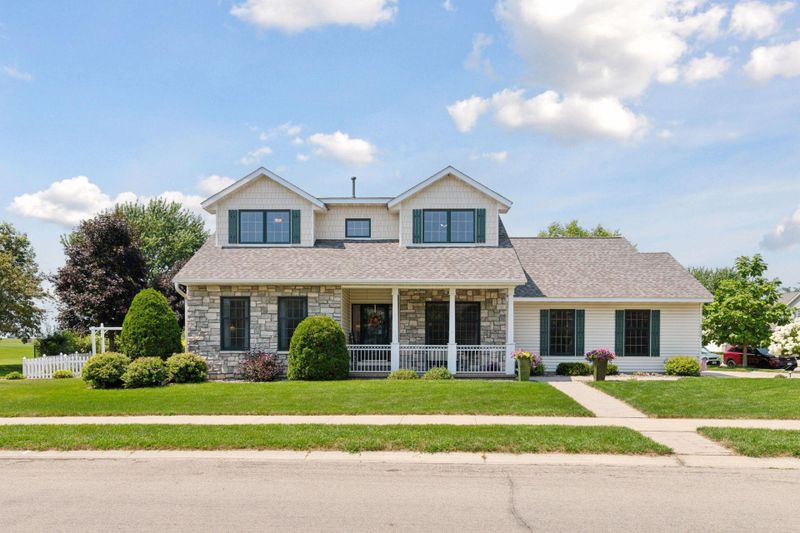 2730 Colleen St NE, Rochester, MN 55906