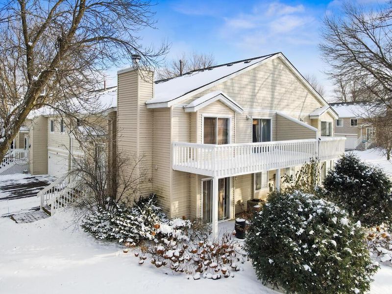 5601 Bimini Dr, Minnetonka, MN 55343