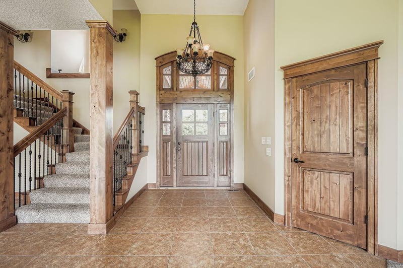 15506 Loop Rd S, Burnsville, MN 55306