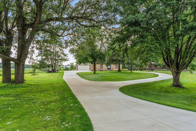 1850 Stagecoach Rd, Shakopee, MN 55379