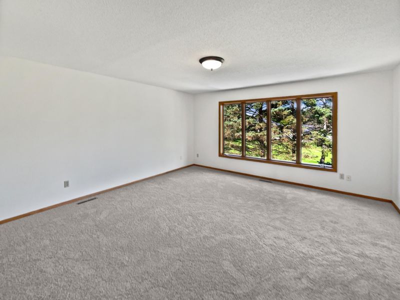 8803 Hillswick Trl, Brooklyn Park, MN 55443