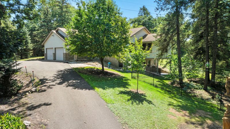 2460 Meehan Dr, White Bear Twp, MN 55110