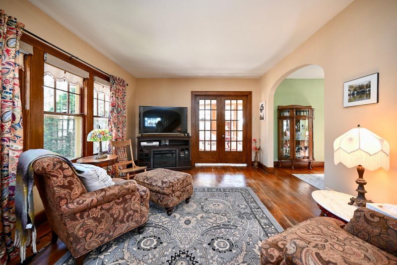 411 W Howard St, Winona, MN 55987