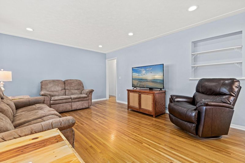 1011 4th St W, Hastings, MN 55033