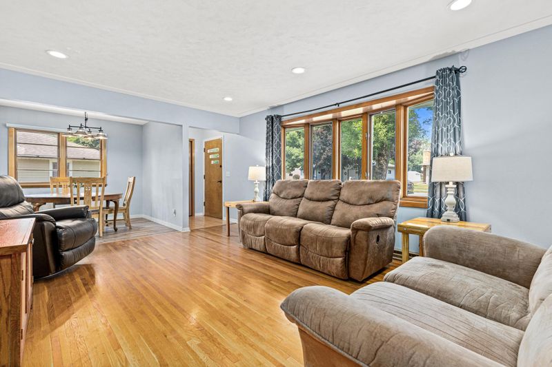 1011 4th St W, Hastings, MN 55033