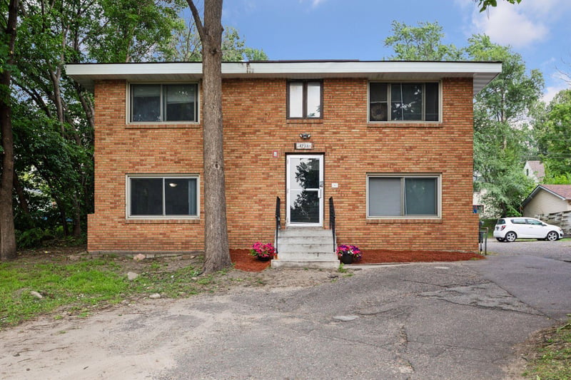 4733 University Ave NE, Columbia Heights, MN 55421