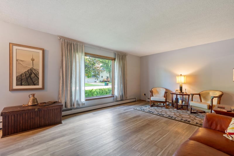 603 N 4th St, Bricelyn, MN 56014