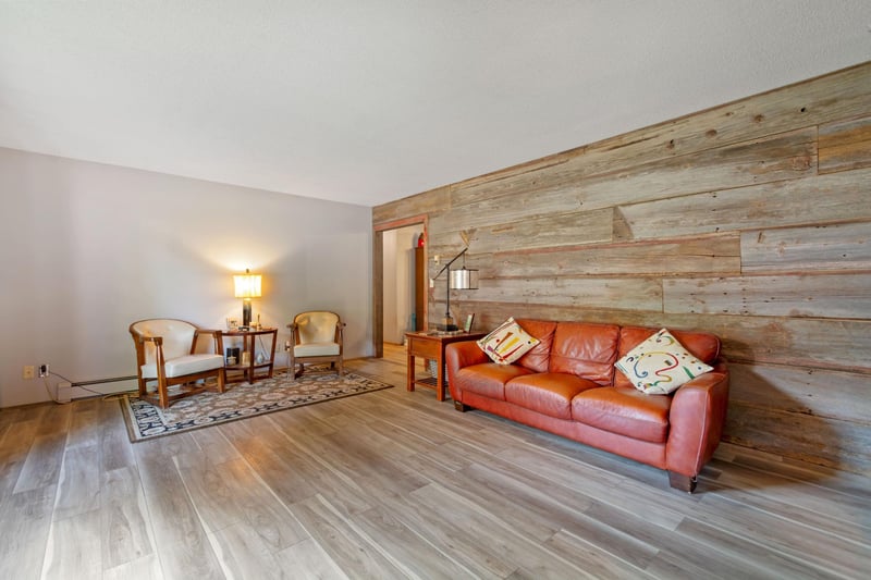603 N 4th St, Bricelyn, MN 56014
