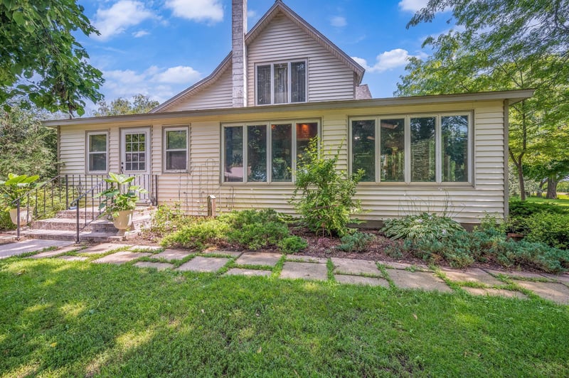 45037 180th St, Sleepy Eye, MN 56085