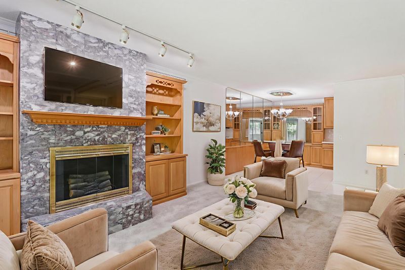 215 Barry Ave S #104, Wayzata, MN 55391