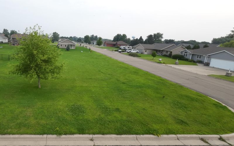 2594 Stony Creek Dr, Owatonna, MN 55060