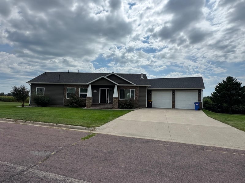 307 4th St, Westbrook, MN 56183