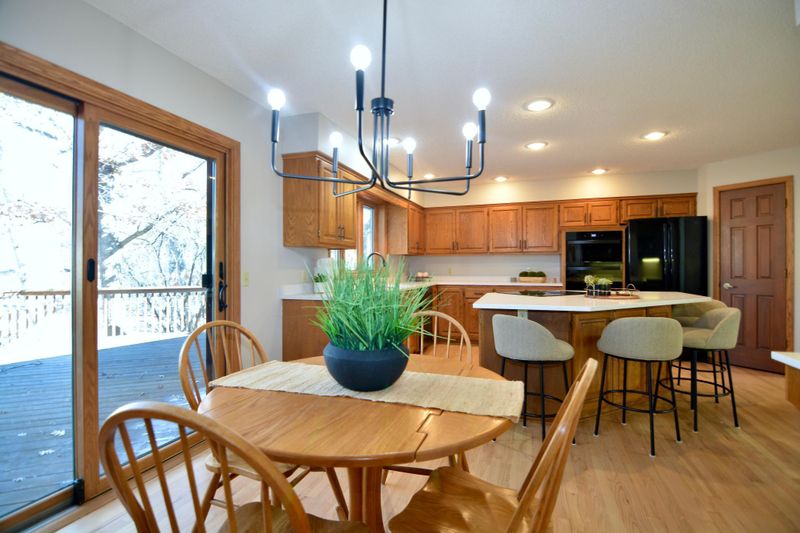 1416 Forest Park Ln, Burnsville, MN 55337