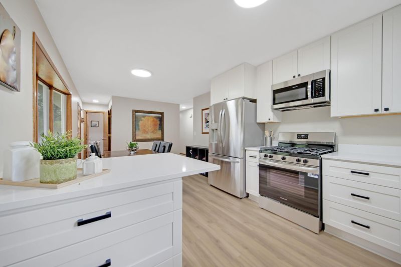 653 12th Ave NW, New Brighton, MN 55112