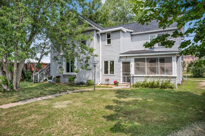 208 4th St, Sandstone, MN 55072