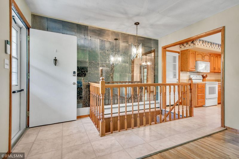 2102 Jade Ln, Eagan, MN 55122