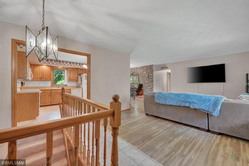 2102 Jade Ln, Eagan, MN 55122