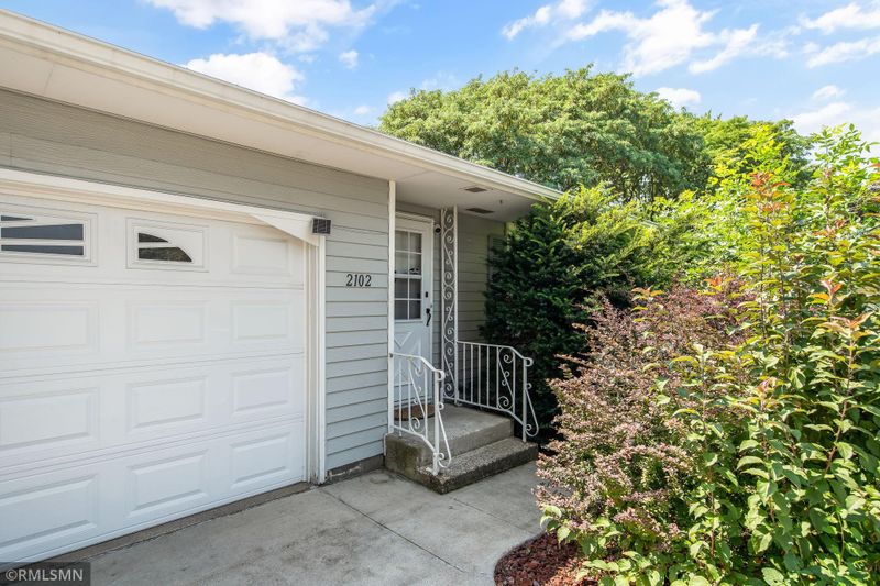 2102 Jade Ln, Eagan, MN 55122