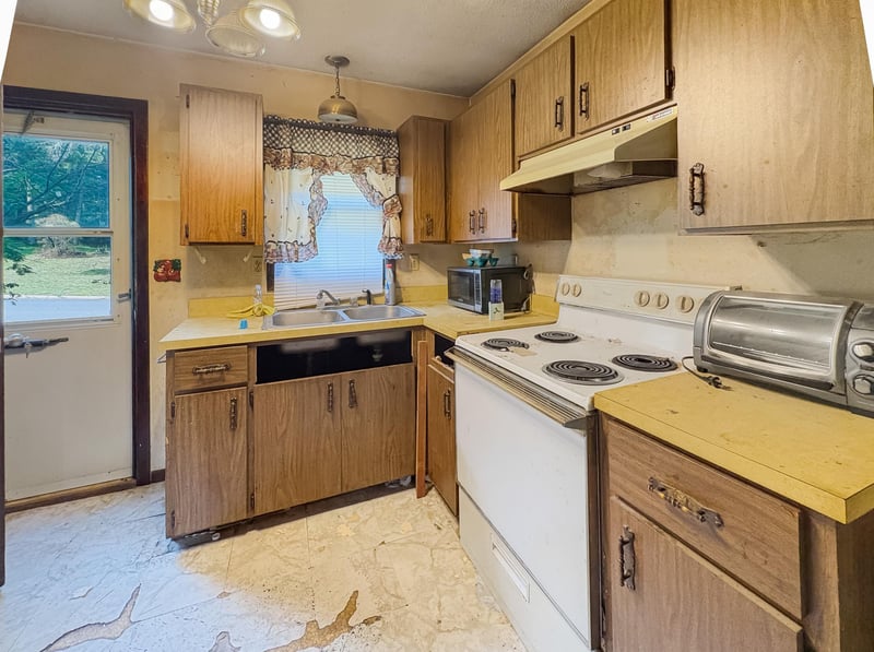 411 Poplar St, Spooner, WI 54801