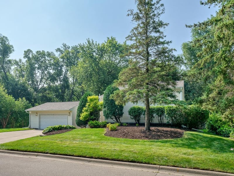 3915 W 42nd St, Edina, MN 55416