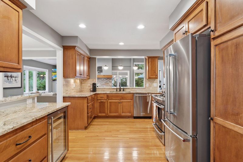 4516 Vandervork Ave, Edina, MN 55436