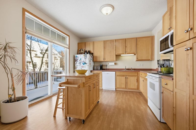 5735 Village Trl, Mound, MN 55364