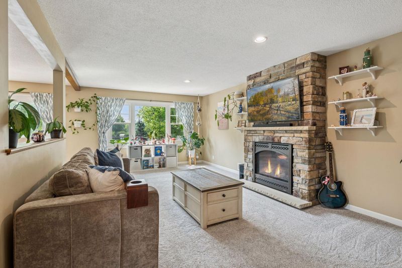 7417 W 100th St, Bloomington, MN 55438
