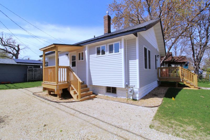 193 Griggs St N, Saint Paul, MN 55104