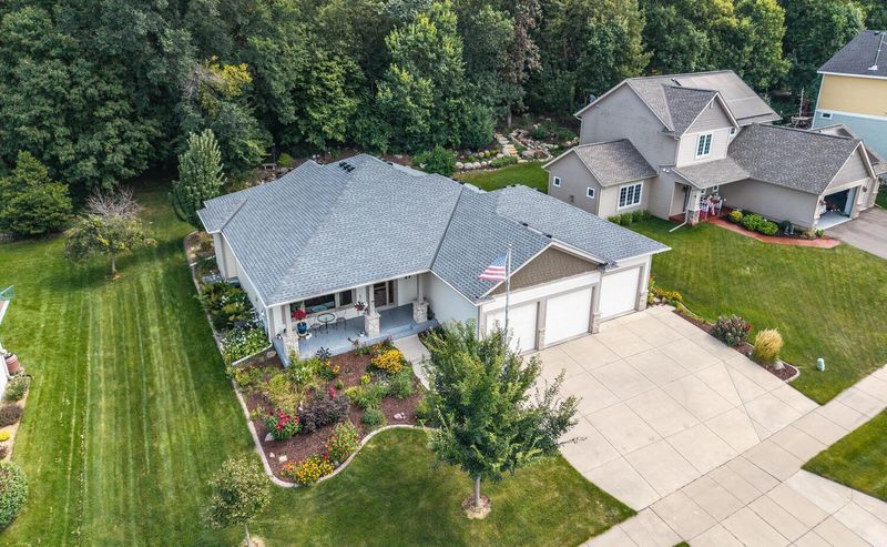 2704 Oak Lawn Dr, Northfield, MN 55057
