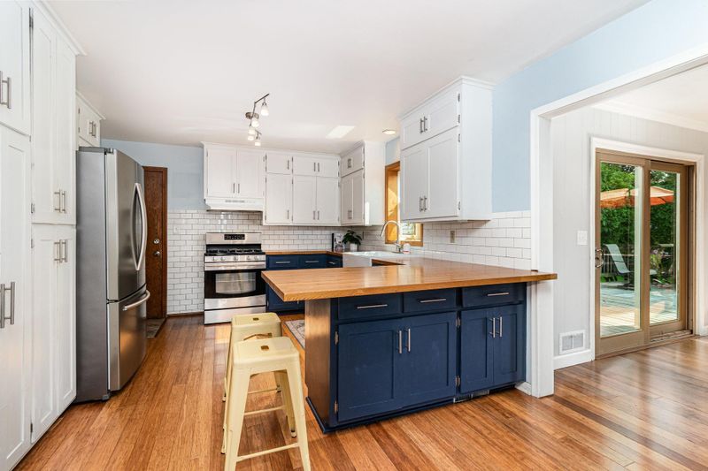 42 Nelson St, Saint Paul, MN 55119