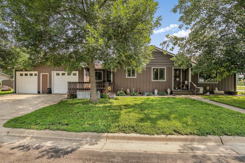 320 2nd Ave SW, Melrose, MN 56352