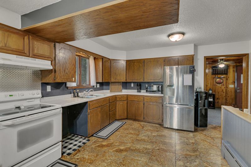 320 2nd Ave SW, Melrose, MN 56352