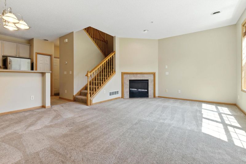 1058 Traditions Trl, Chaska, MN 55318