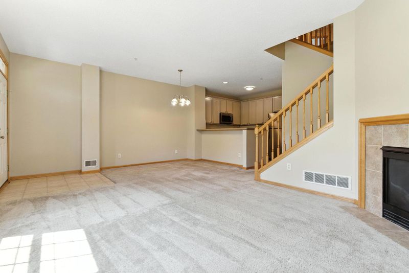 1058 Traditions Trl, Chaska, MN 55318