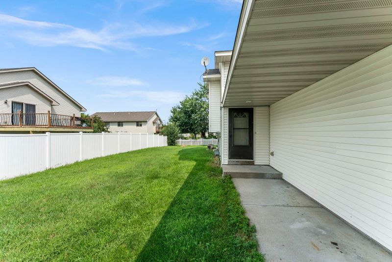 1410 3rd St S, Princeton, MN 55371