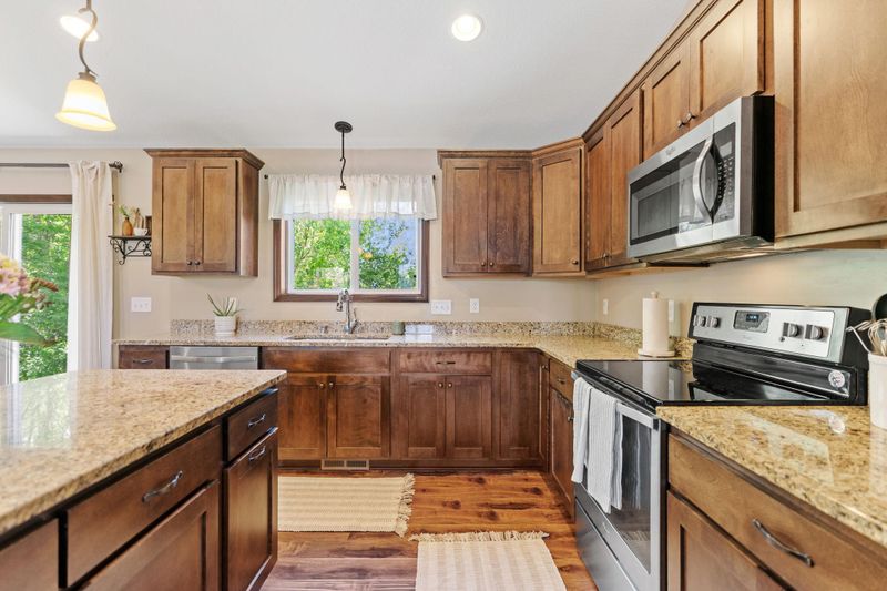 805 Cologne Ln, Waverly, MN 55390