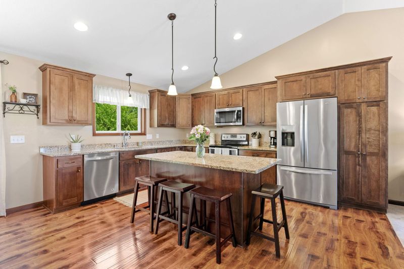 805 Cologne Ln, Waverly, MN 55390
