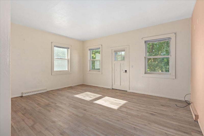 N6413 906th St, Elk Mound, WI 54739