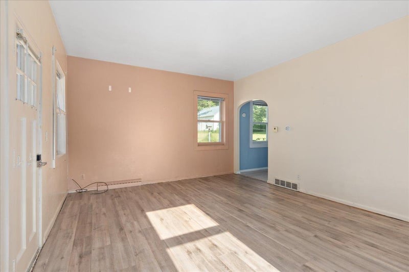N6413 906th St, Elk Mound, WI 54739