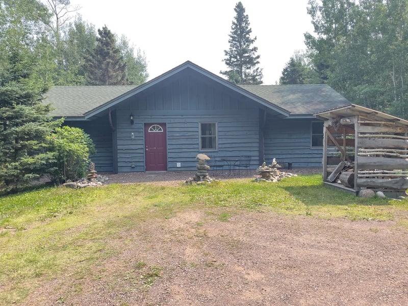 50 Caspers Hill Rd, Grand Marais, MN 55604