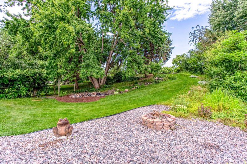 8975 Vinewood Ln N, Maple Grove, MN 55369