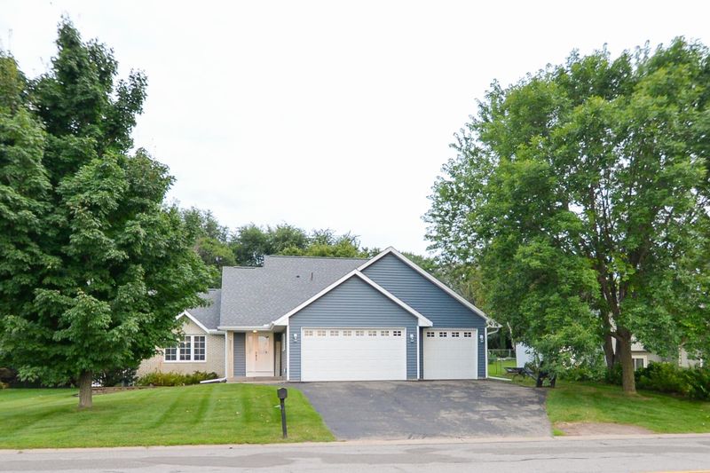 2404 Meadow Oak Ave, Monticello, MN 55362