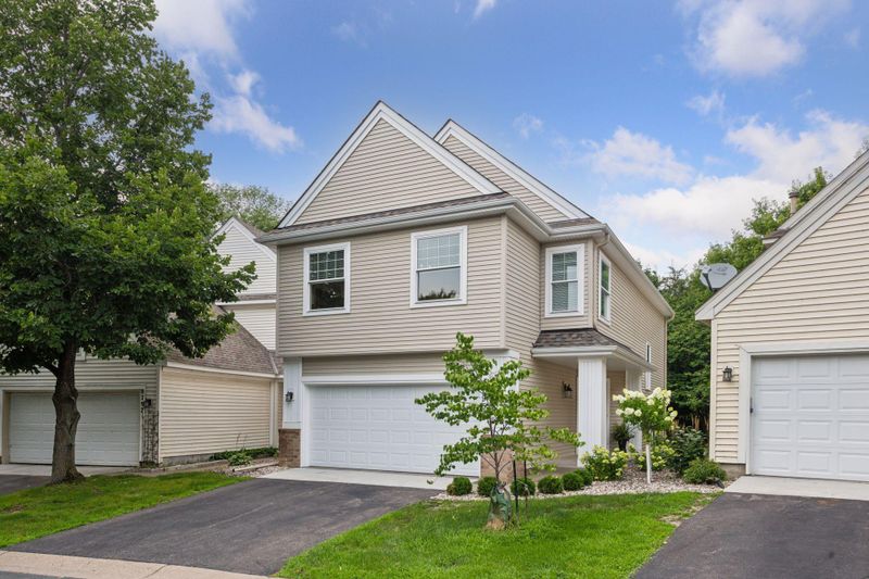 8795 North Bay Dr, Chanhassen, MN 55317