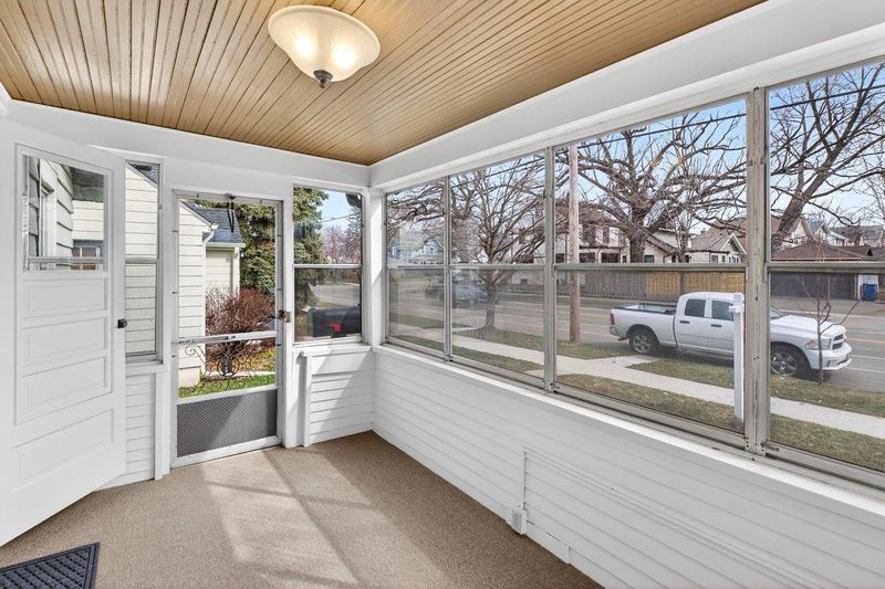 673 Hamline Ave S, Saint Paul, MN 55116