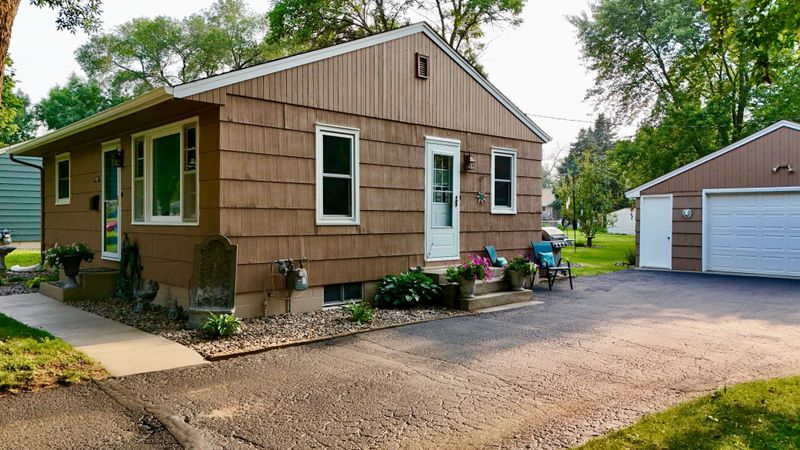 742 Shumway St S, Shakopee, MN 55379