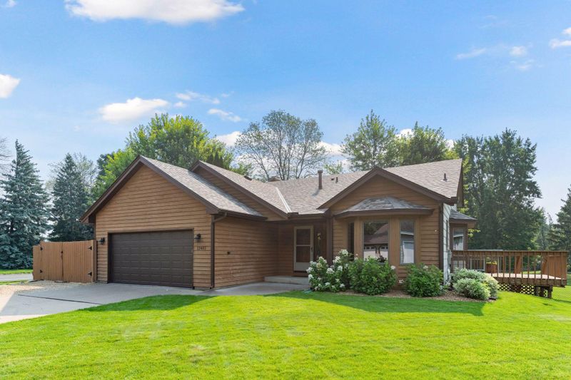 12401 66th Pl N, Maple Grove, MN 55369