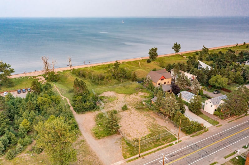 1301 S Lake Ave, Duluth, MN 55802